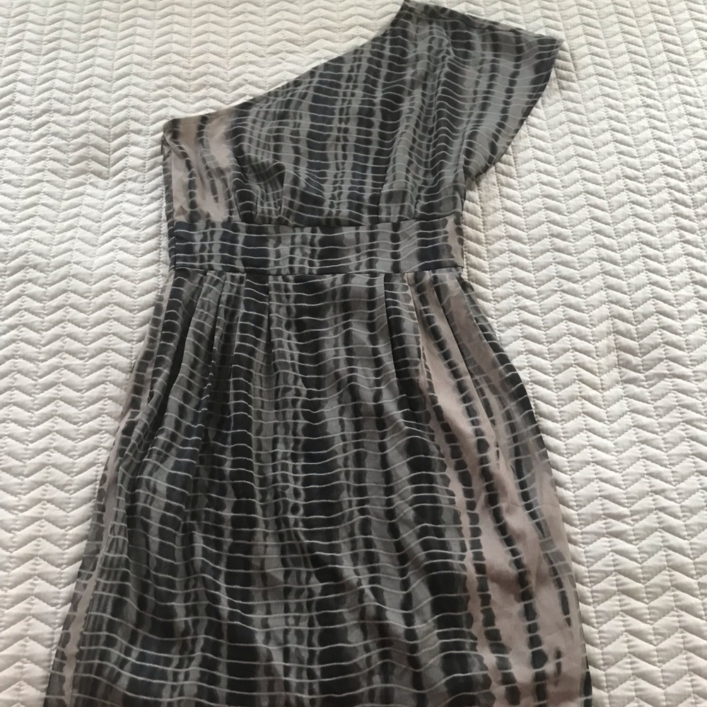 One shoulder dress